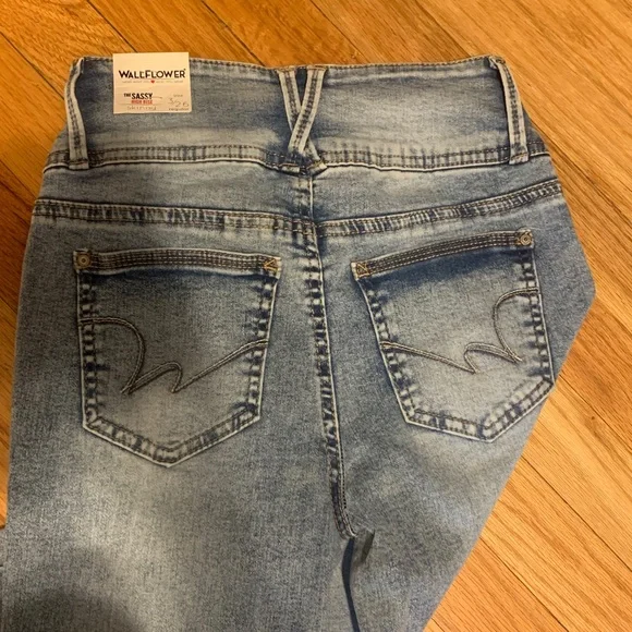 Wallflower high rise skinny jeans - Picture 6 of 6